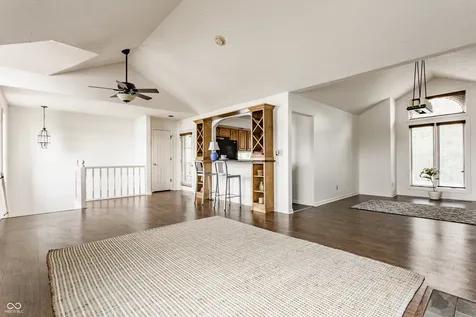 7685 River Road Indianapolis IN 46240