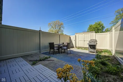 7476 Country Brook Drive Indianapolis IN 46260