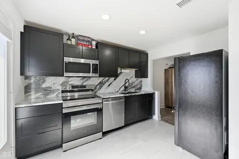 7476 Country Brook Drive Indianapolis IN 46260