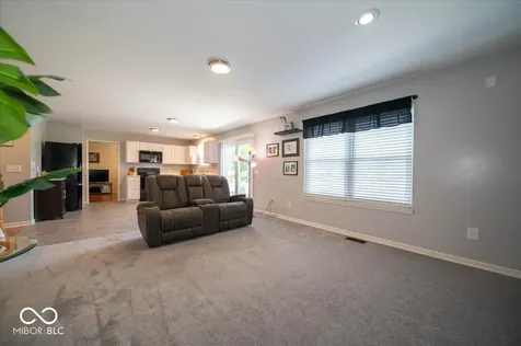 6907 Governors Point Drive Indianapolis IN 46217