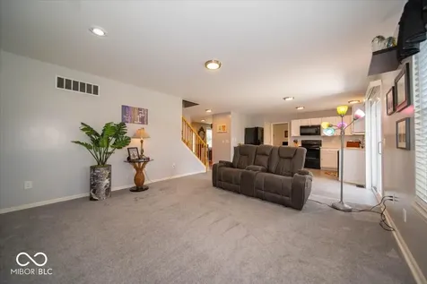 6907 Governors Point Drive Indianapolis IN 46217