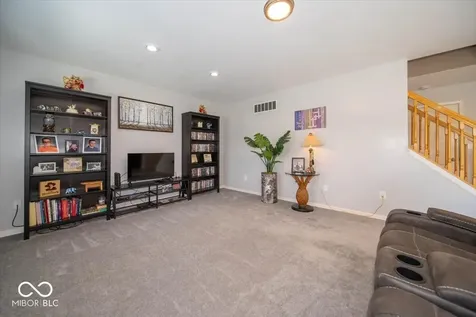 6907 Governors Point Drive Indianapolis IN 46217