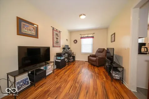6907 Governors Point Drive Indianapolis IN 46217