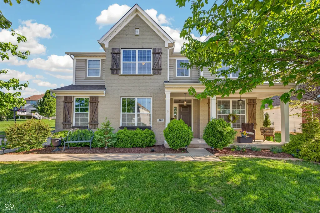 697 Lake Vista Drive Columbus IN 47201