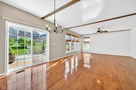 697 Lake Vista Drive Columbus IN 47201