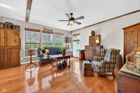 697 Lake Vista Drive Columbus IN 47201