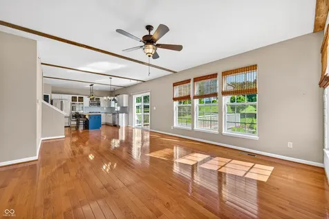 697 Lake Vista Drive Columbus IN 47201