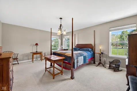 697 Lake Vista Drive Columbus IN 47201