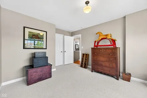 697 Lake Vista Drive Columbus IN 47201