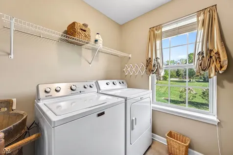 697 Lake Vista Drive Columbus IN 47201
