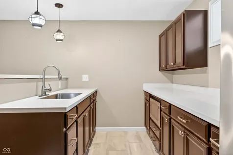 697 Lake Vista Drive Columbus IN 47201