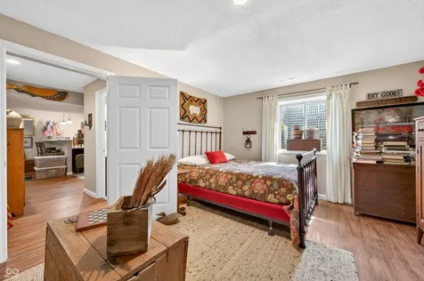 697 Lake Vista Drive Columbus IN 47201