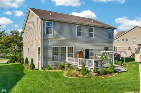 697 Lake Vista Drive Columbus IN 47201