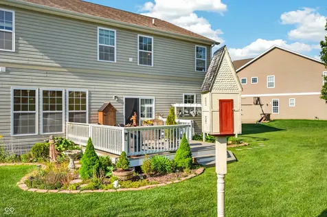 697 Lake Vista Drive Columbus IN 47201