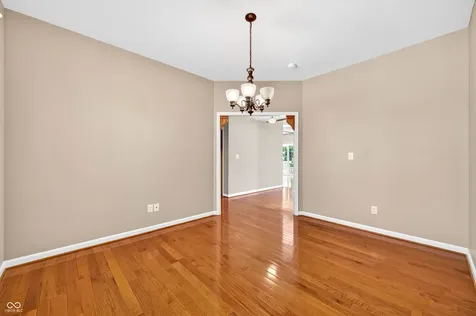 697 Lake Vista Drive Columbus IN 47201