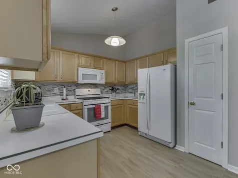 7828 Lofton Court Indianapolis IN 46239