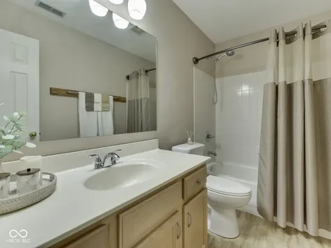 7828 Lofton Court Indianapolis IN 46239