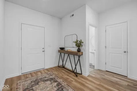 4042 Sedgewick Lane Columbus IN 47201