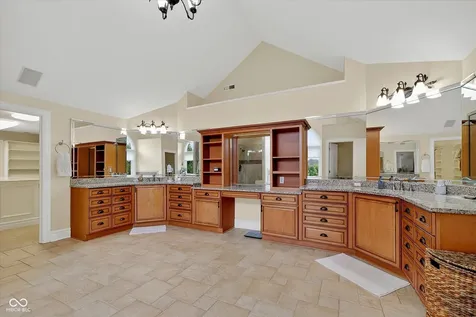 10317 Forest Meadow Circle Fishers IN 46040