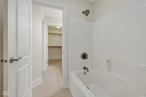 10317 Forest Meadow Circle Fishers IN 46040