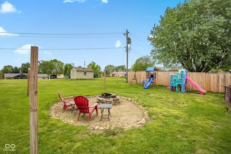 4703 W 1200 N Knightstown IN 46148
