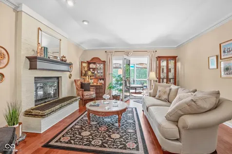 9158 West Point Drive Indianapolis IN 46268
