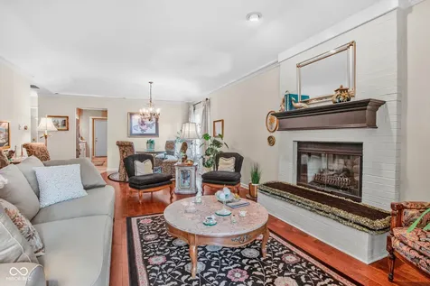 9158 West Point Drive Indianapolis IN 46268
