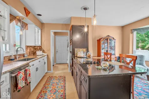 9158 West Point Drive Indianapolis IN 46268