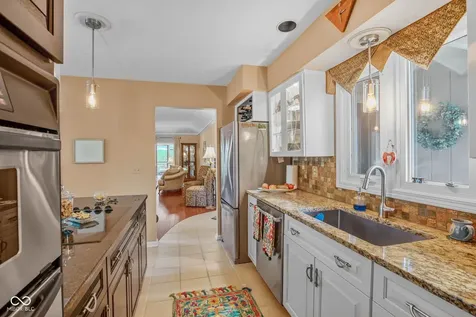 9158 West Point Drive Indianapolis IN 46268
