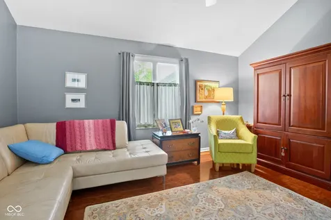 9158 West Point Drive Indianapolis IN 46268