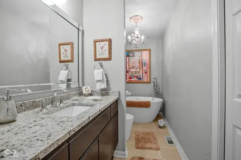 9158 West Point Drive Indianapolis IN 46268