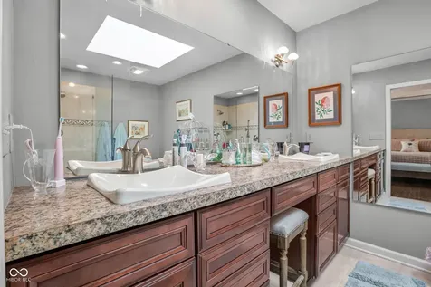 9158 West Point Drive Indianapolis IN 46268
