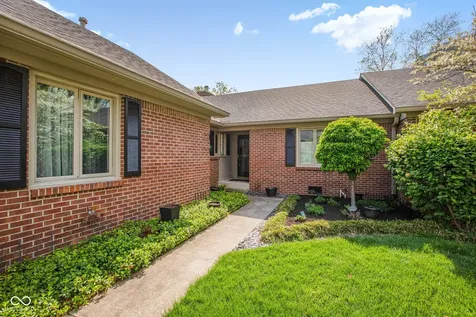 9158 West Point Drive Indianapolis IN 46268