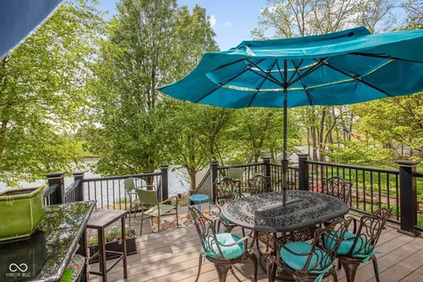 9158 West Point Drive Indianapolis IN 46268