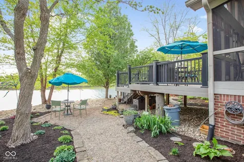 9158 West Point Drive Indianapolis IN 46268
