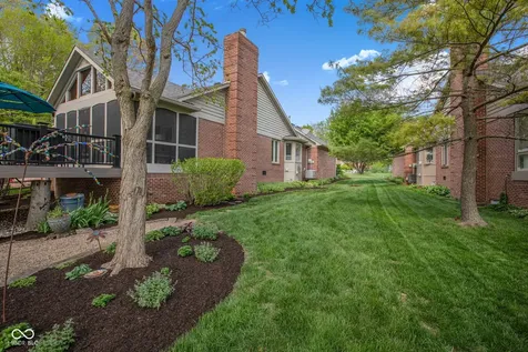 9158 West Point Drive Indianapolis IN 46268