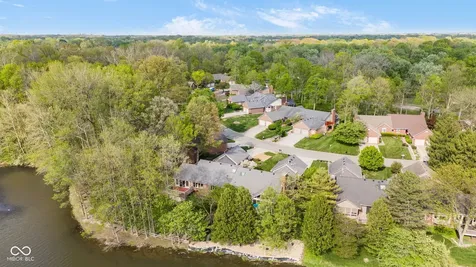 9158 West Point Drive Indianapolis IN 46268