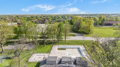 9158 West Point Drive Indianapolis IN 46268