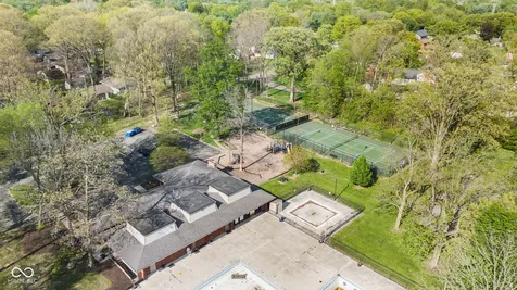 9158 West Point Drive Indianapolis IN 46268