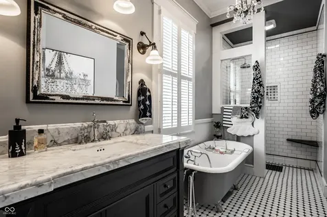 190 N Main Street Zionsville IN 46077