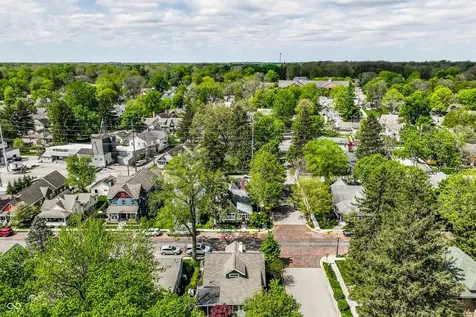 190 N Main Street Zionsville IN 46077