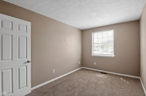 8809 Country Lane Court Indianapolis IN 46217