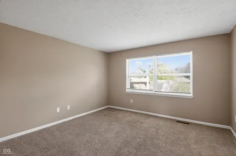 8809 Country Lane Court Indianapolis IN 46217