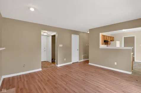 8809 Country Lane Court Indianapolis IN 46217