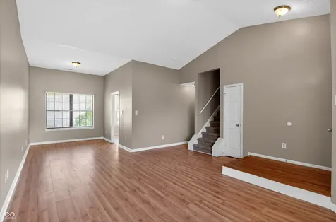8809 Country Lane Court Indianapolis IN 46217