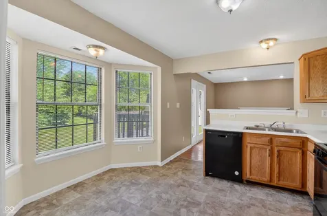 8809 Country Lane Court Indianapolis IN 46217