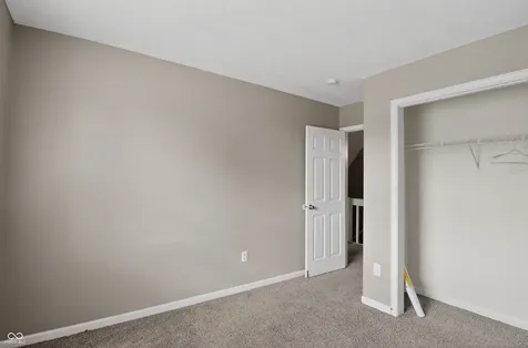 8809 Country Lane Court Indianapolis IN 46217