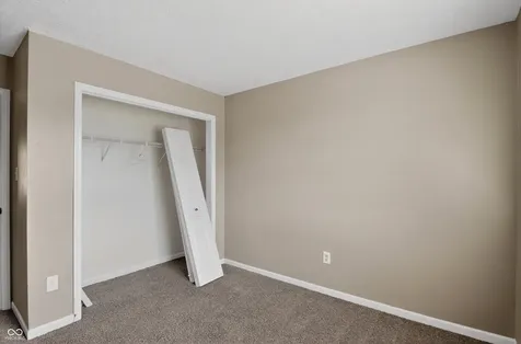 8809 Country Lane Court Indianapolis IN 46217