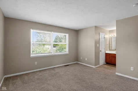 8809 Country Lane Court Indianapolis IN 46217