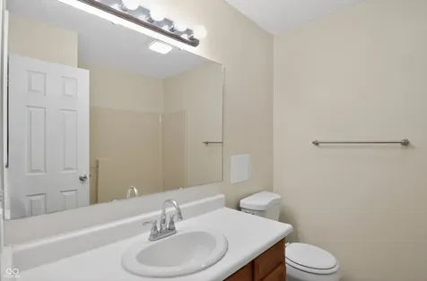 8809 Country Lane Court Indianapolis IN 46217